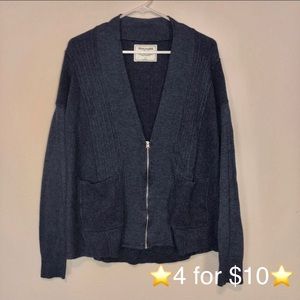 ⭐️4 for $10⭐️Abercrombie & Fitch Sweater